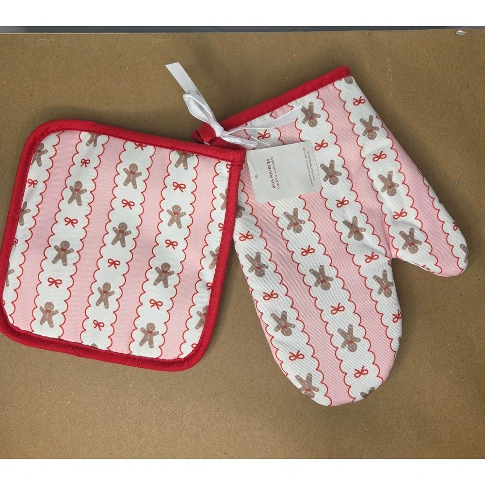Pink Gingerbread Man Oven Mitt and Pot Holder Set Christmas Kitchen